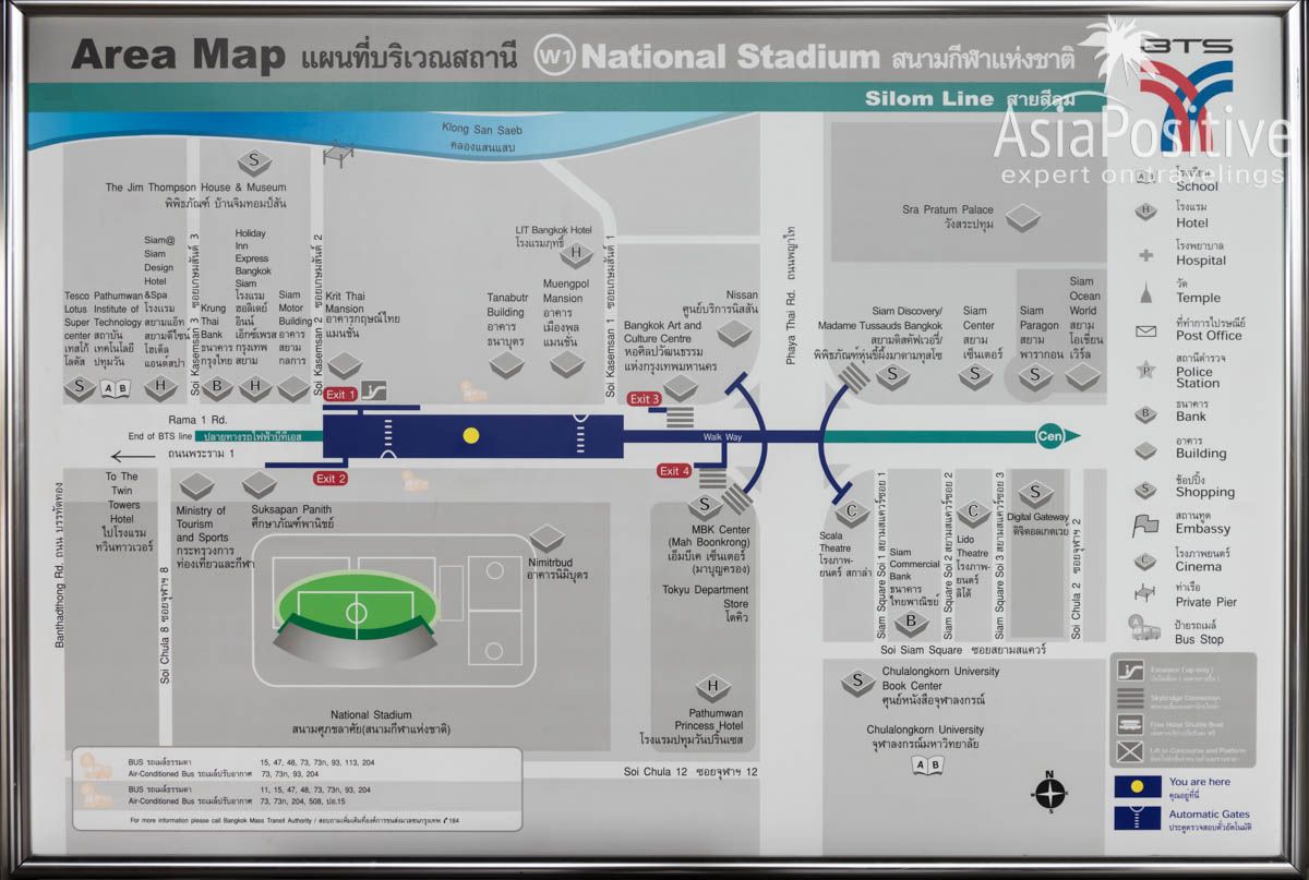 На каждой станции метро и BTS есть схема выходов и карта района 