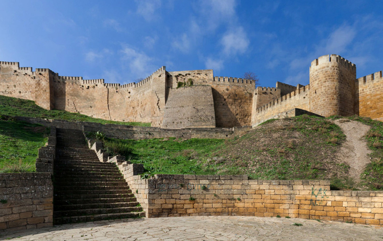 Крепость «Нарын-Кала»