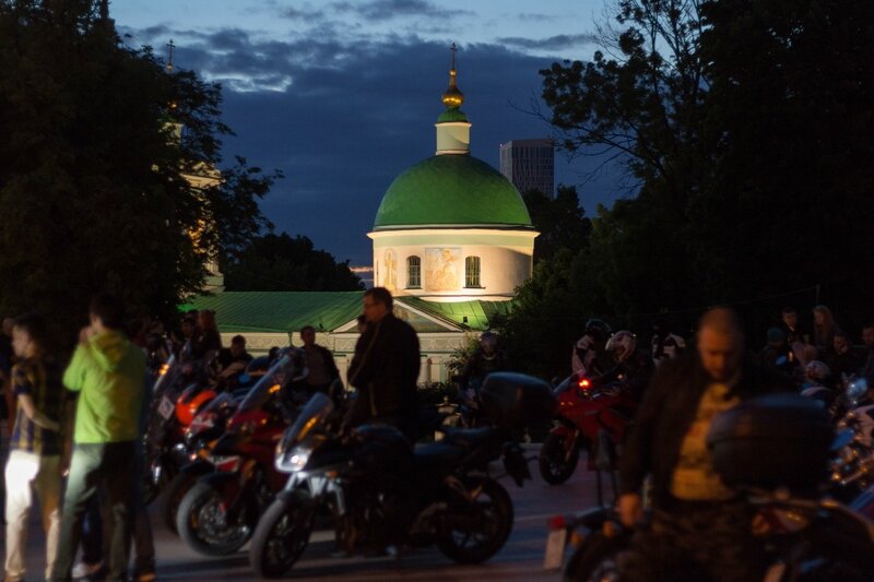 Храм Троицы Живоначальной на Воробьёвых горах, Москва