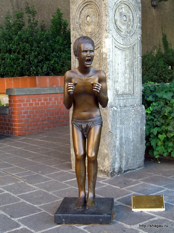 памятник жертвам Беслана в Сан-Марино