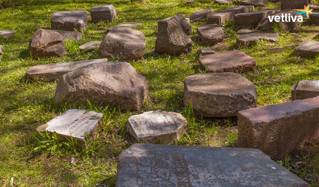 Monument "Broken hearth" in Minsk