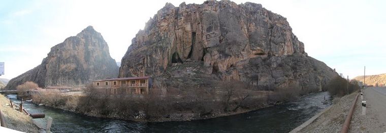 Древняя пещера Армени - Армения