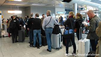 Очередь в аэропорту Дюссельдорфа перед стойкой регистрации Germanwings